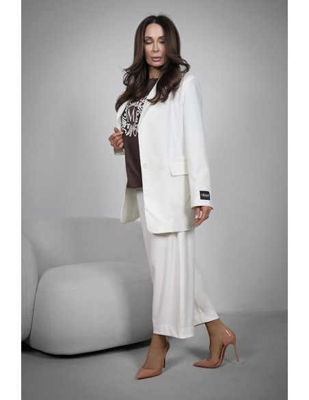 A classic jacket for stylish women