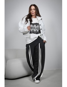 Women's trousers with a contrasting stripe 2